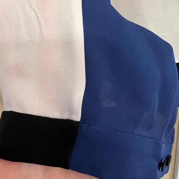 Elie Tahari Silk blouse, excellent condition, Size M White, dark blue & black - Picture 7 of 7